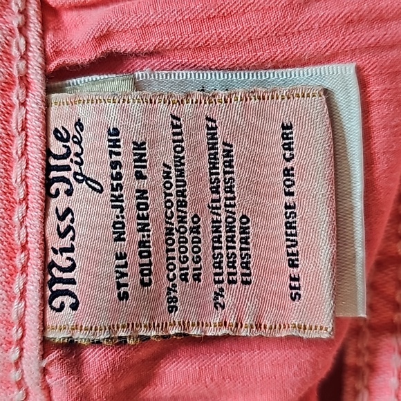 Miss Me Girls - Neon Pink Shorts. (Youth) Girl's Size: Waist 07x2.5 Inseam. - Picture 10 of 13